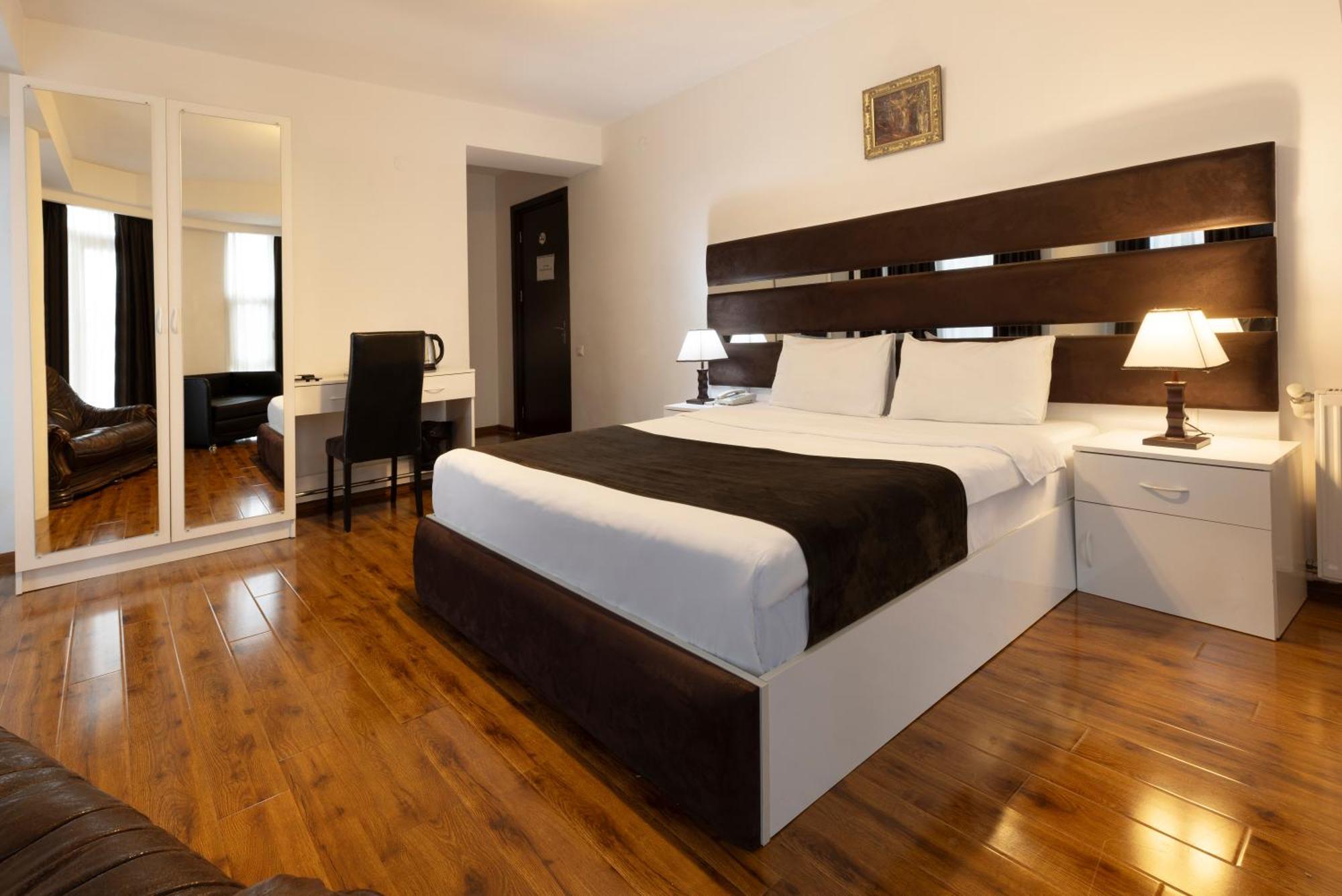 Hotel Grand Palace Tbilisi Quarto foto