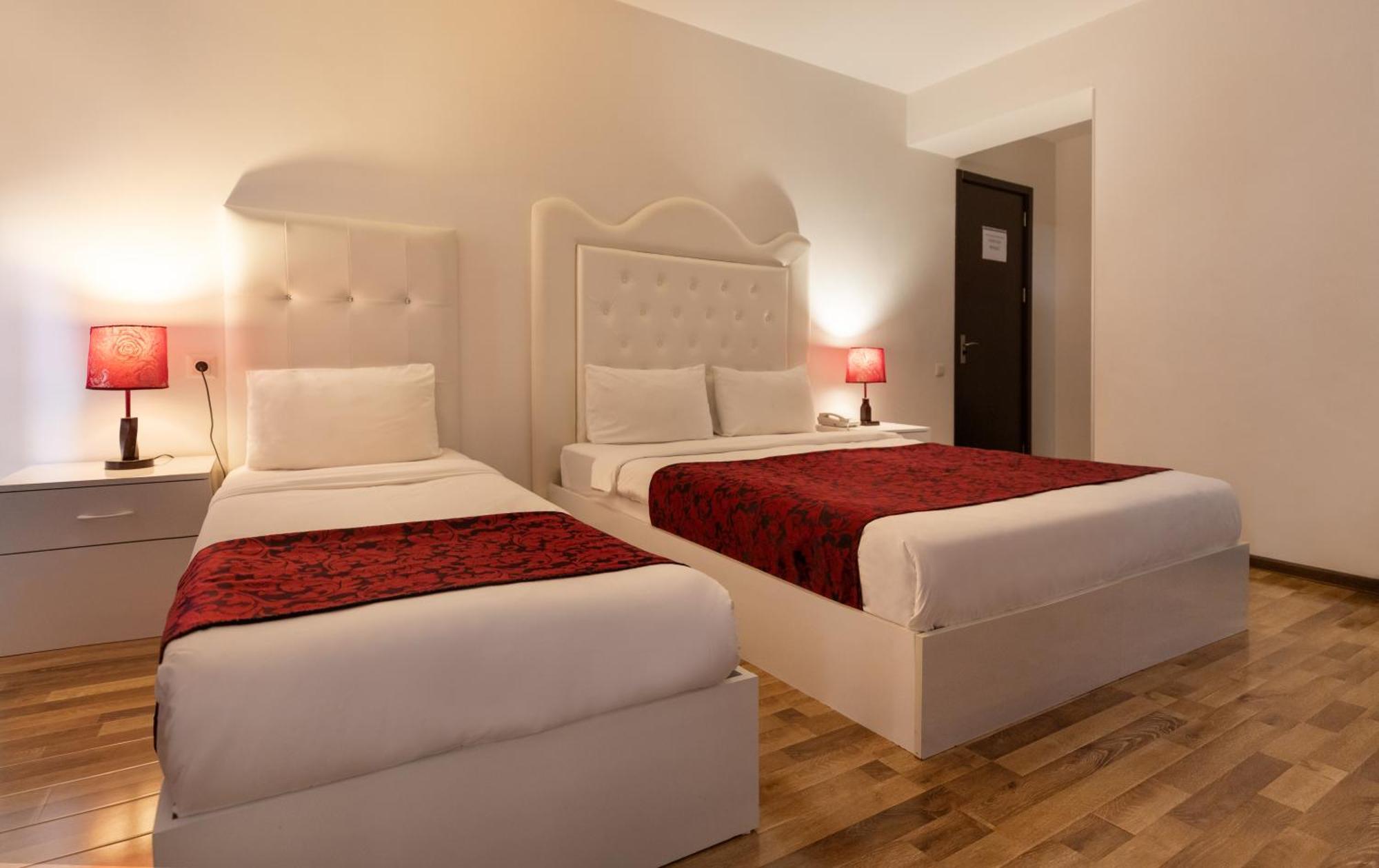 Hotel Grand Palace Tbilisi Quarto foto
