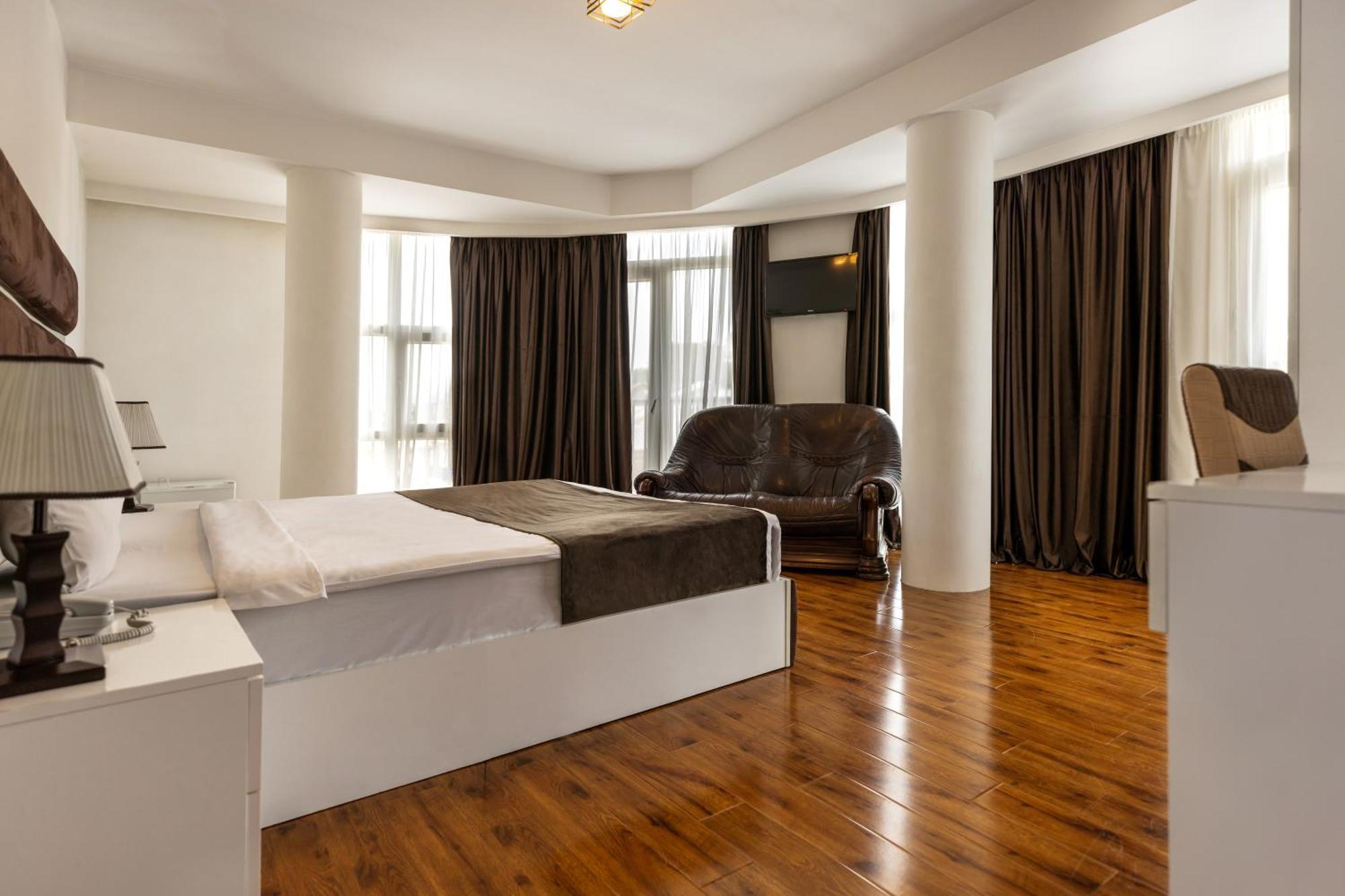 Hotel Grand Palace Tbilisi Quarto foto