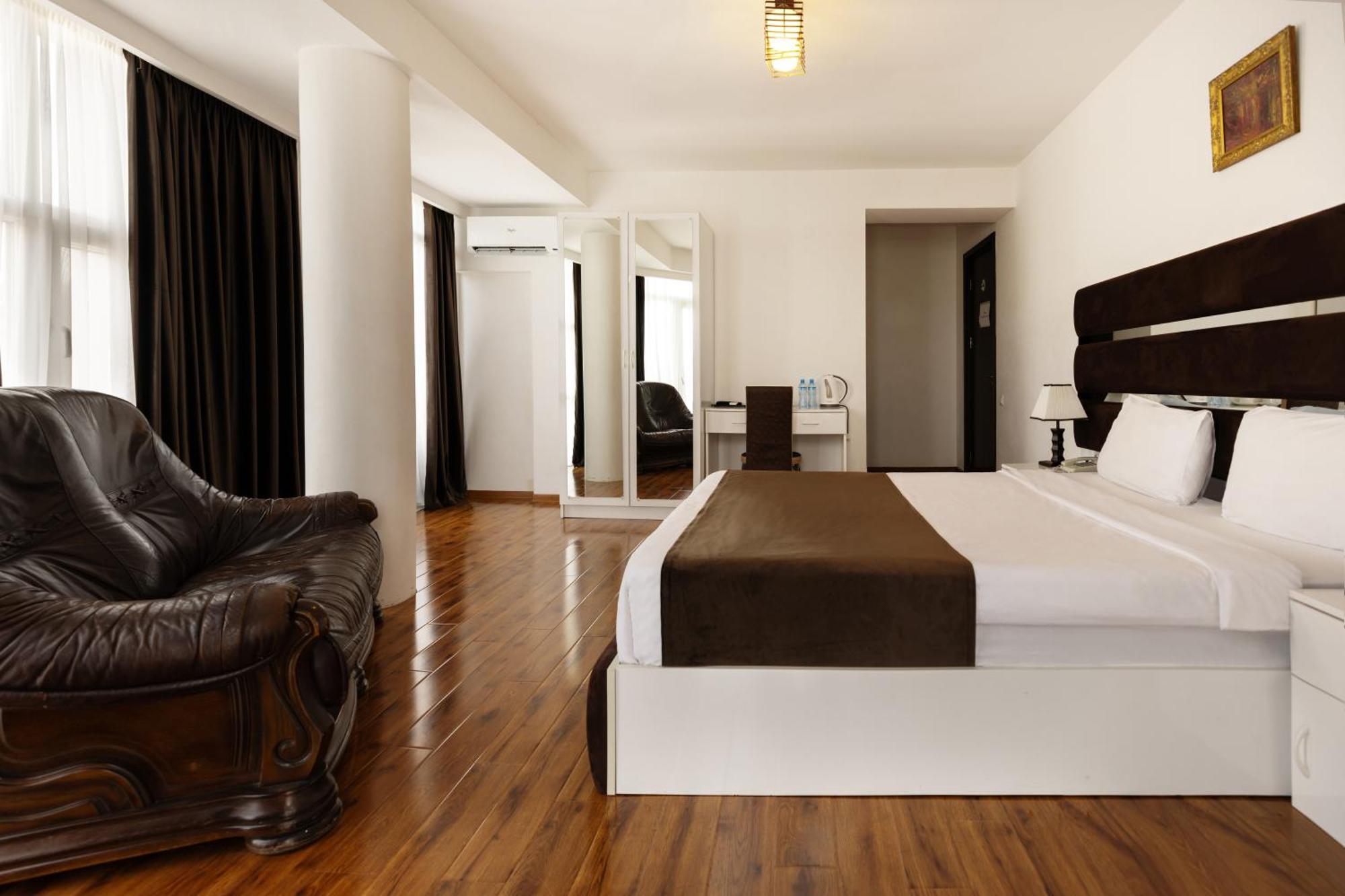 Hotel Grand Palace Tbilisi Quarto foto