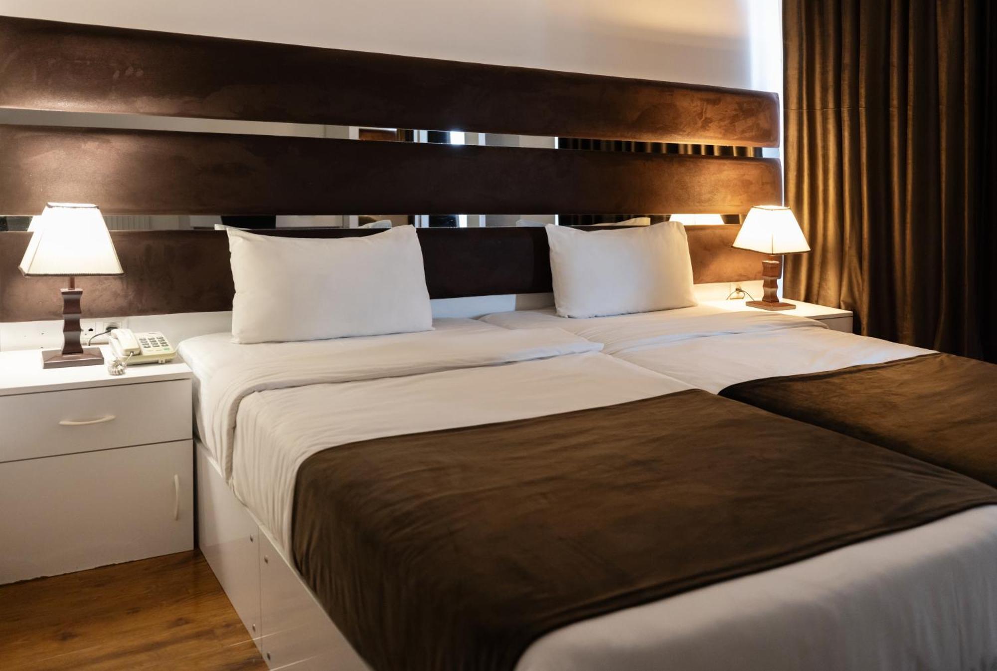Hotel Grand Palace Tbilisi Quarto foto