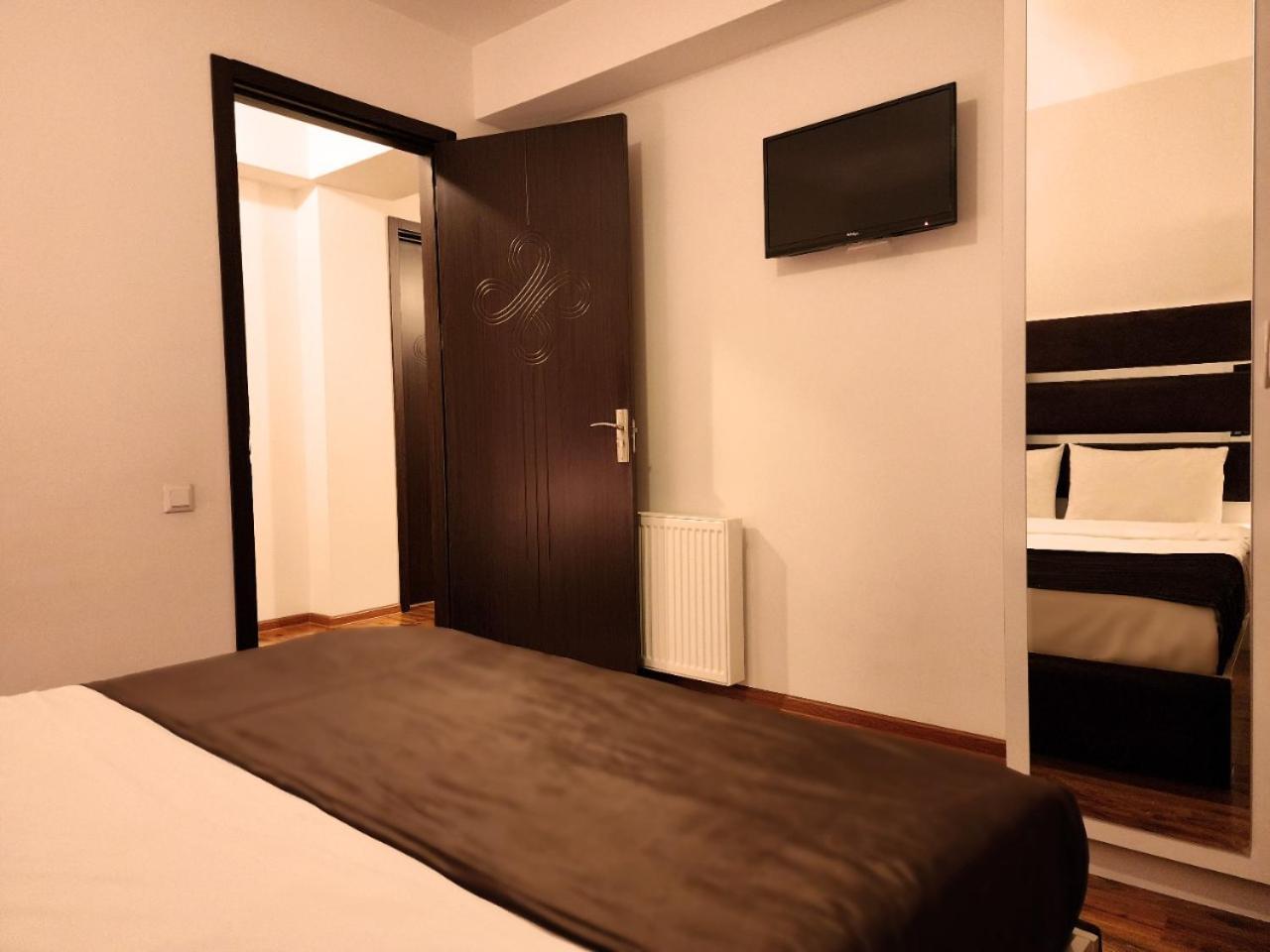 Hotel Grand Palace Tbilisi Quarto foto