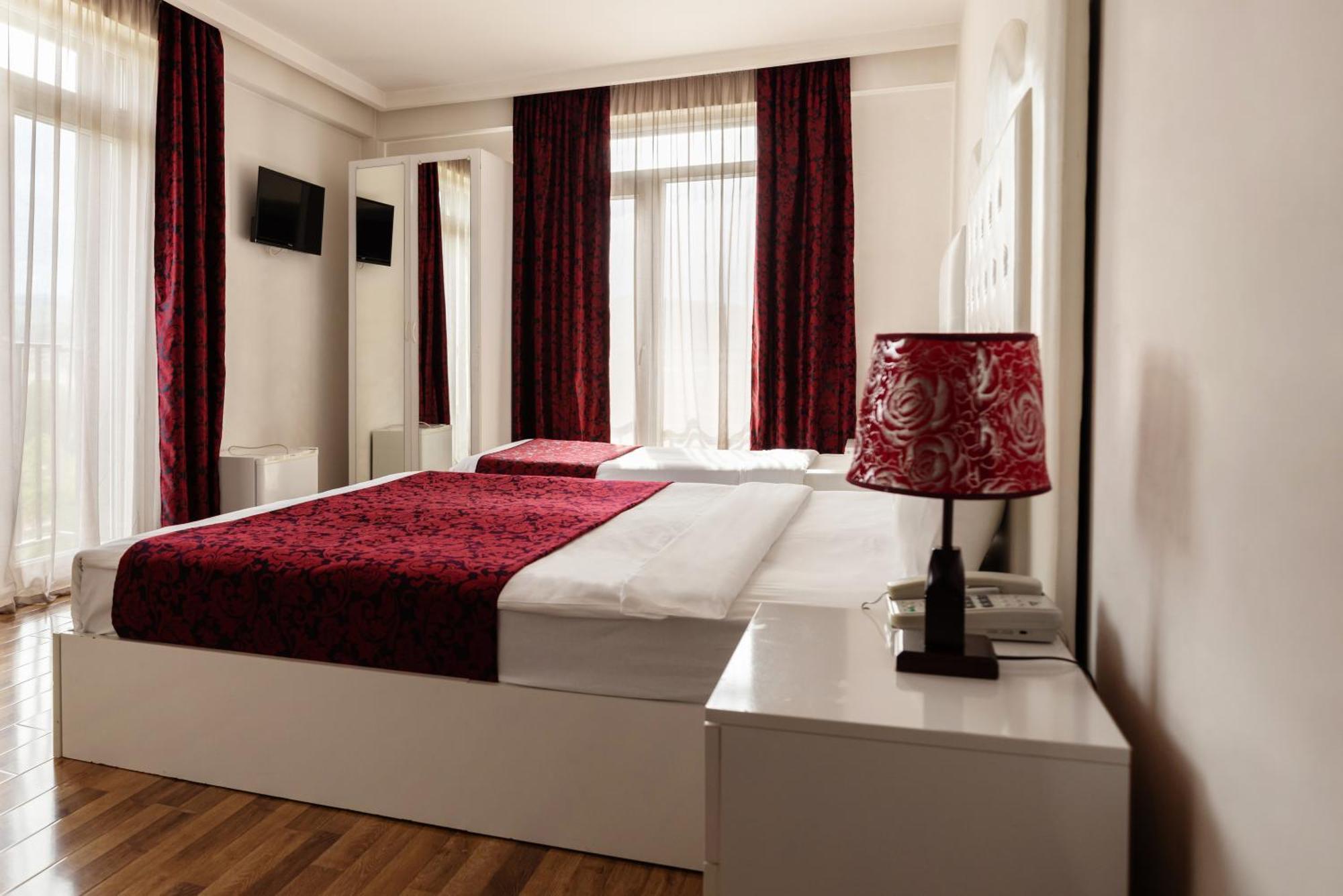 Hotel Grand Palace Tbilisi Quarto foto